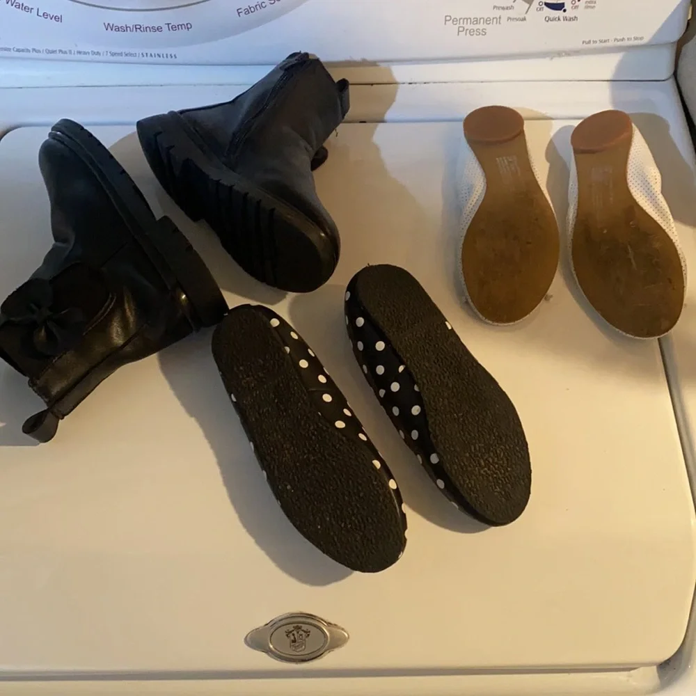 LITTLE Girls shoes all pre loves condition size 2. Back to skool BUNDLE - Picture 7 of 11